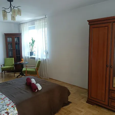 Cozy 2 Bedrooms Raciborska Daire Krakow