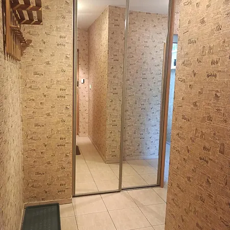 Cozy 2 Bedrooms Raciborska Krakow